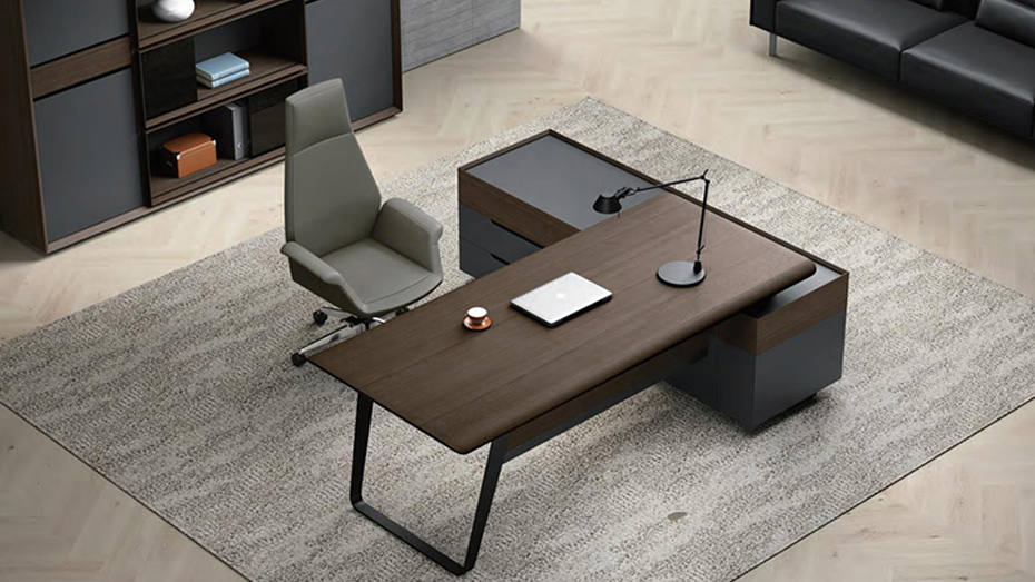 北京辦公家具廠教您如何在日常生活中保養大班臺